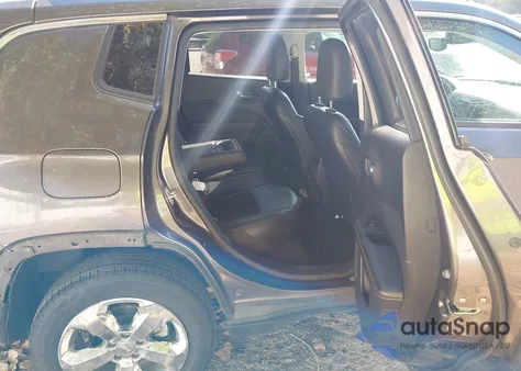 2020 Jeep Compass Latitude 4X4 z USA, uszkodzony, nr VIN 3C4NJDBB6LT168788